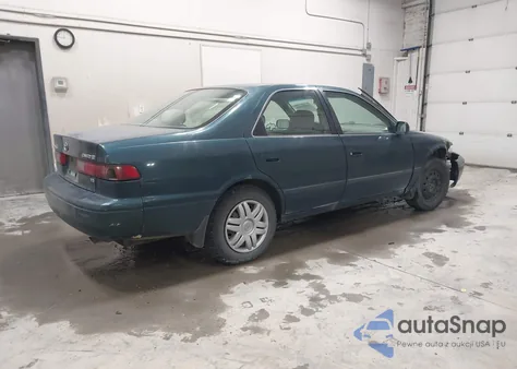 1997 Toyota Camry Le/Xle z USA, uszkodzony, nr VIN JT2BF22K4V0006191